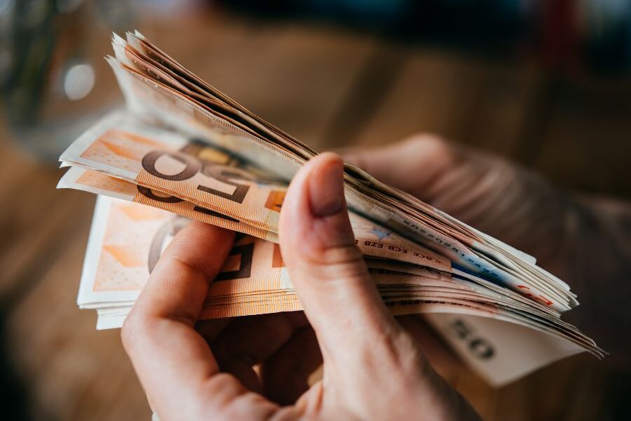 INPS annulla 30.000 € richiesti per errore. Scopri perché la gestione debiti consapevole può salvarti da cartelle ingiuste e richieste non dovute.